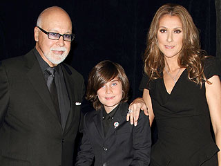 A Very Pregnant Céline Dion Relaxes with Her Family