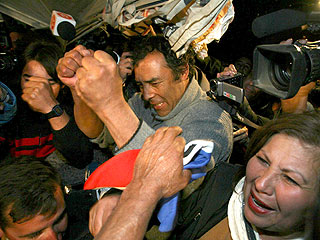 Rescue Underway for 33 Trapped Chilean Miners| Real People Stories