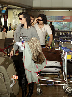 PHOTO: Wedding Bells Chiming as Katy Perry & Russell Brand Arrive in India