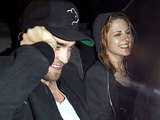 Robert Pattinson & Kristen Stewart Get Romantic in Louisiana