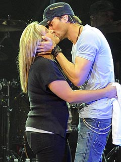 Enrique Kissing Fan