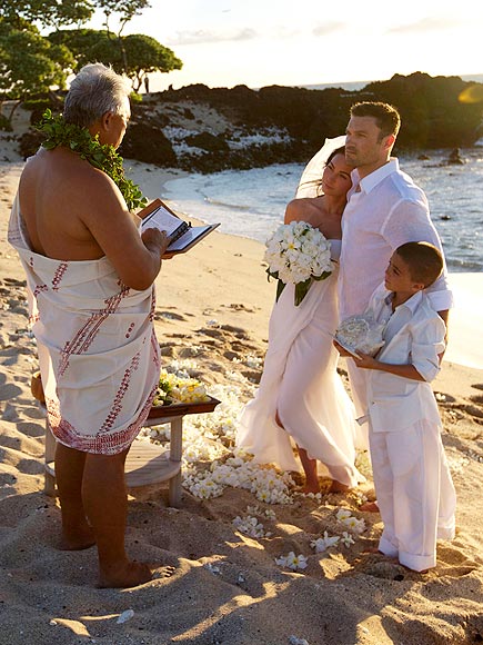Which bride told her parents she was married via text message? | Brian Austin Green, Megan Fox
