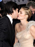 Globes Red Carpet Scene Stealers! | Drew Barrymore, Justin Long