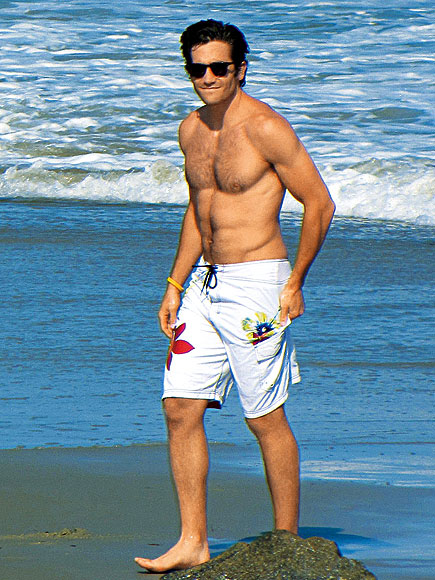 http://img2.timeinc.net/people/i/2010/specials/hottest-bodies/mag/jake-gyllenhaal.jpg