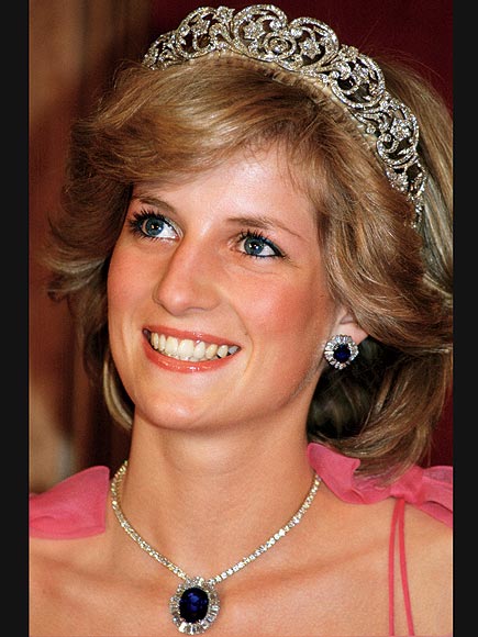 princess diana wedding pictures. princess diana wedding tiara.