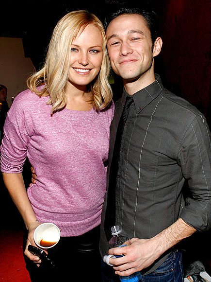 VARIETY ACT photo | Joseph Gordon-Levitt, Malin Akerman