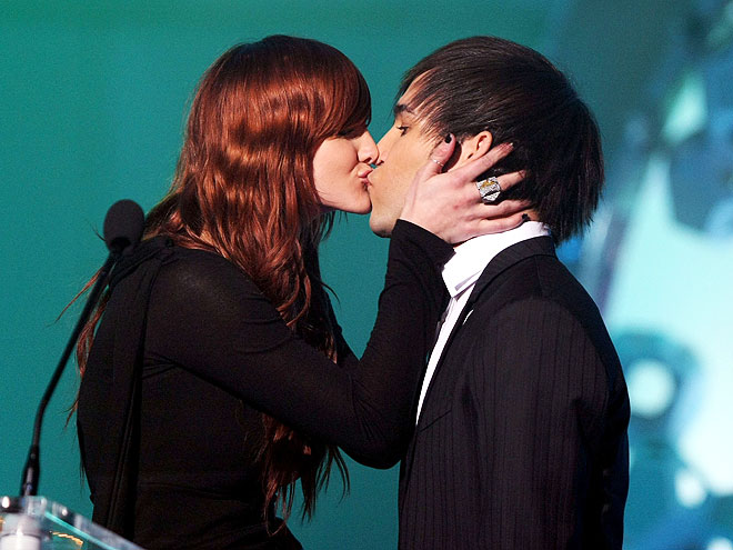 4. MAKING OUT ON TV photo | Ashlee Simpson, Pete Wentz