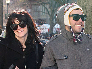 Star Tracks: Star Tracks: Saturday, December 26, 2009 | Ashlee Simpson, Pete Wentz