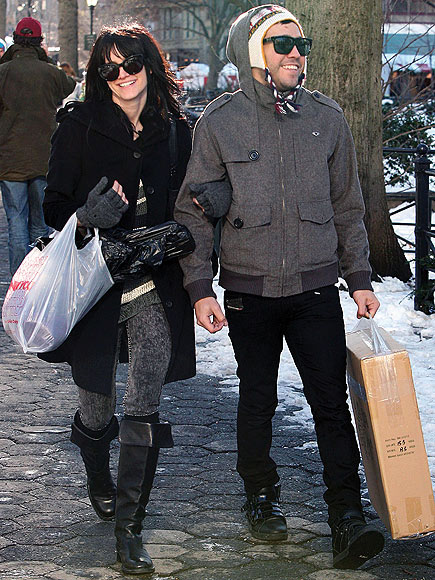 SHOP TO IT photo | Ashlee Simpson, Pete Wentz