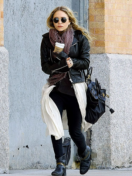 GETTING WARM photo | Mary-Kate Olsen