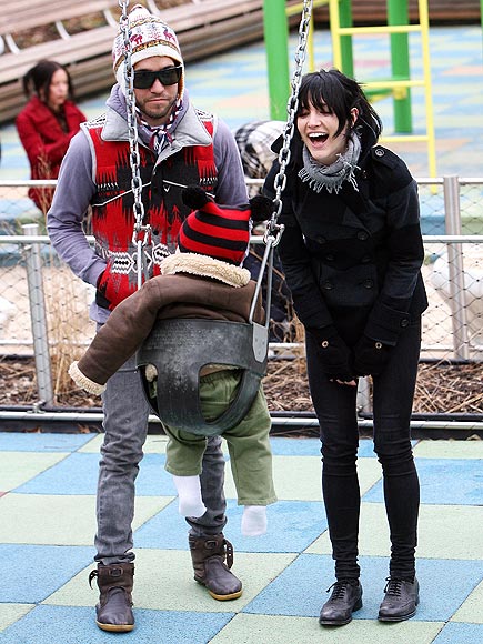 SWING TOWN photo | Ashlee Simpson