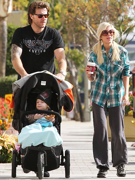 EASY DOES IT photo | Tori Spelling