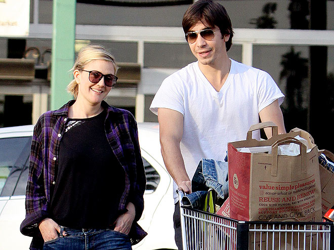 STOCKING UP photo | Drew Barrymore, Justin Long