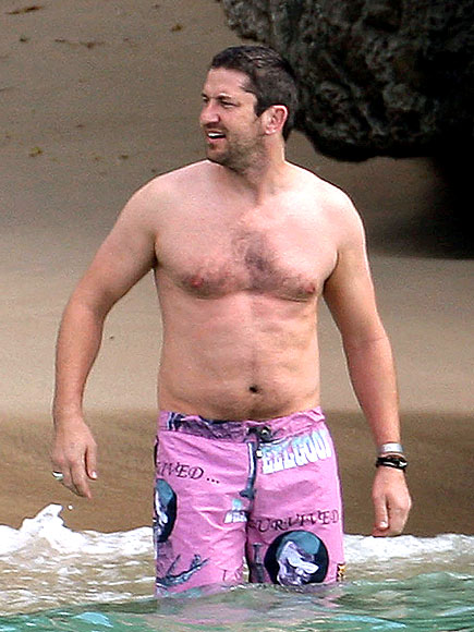 PRETTY IN PINK? photo | Gerard Butler