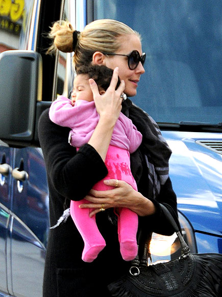 HANDLE WITH CARE photo | Heidi Klum