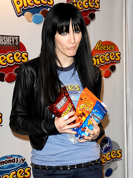 CHOCOLATE CRAVING photo | Ashlee Simpson