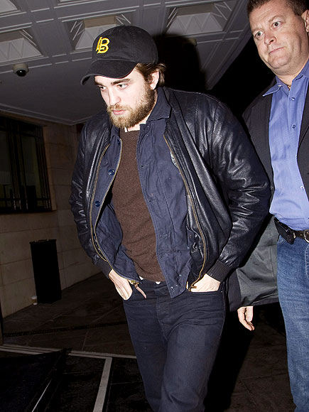 HELPING HAND photo | Robert Pattinson