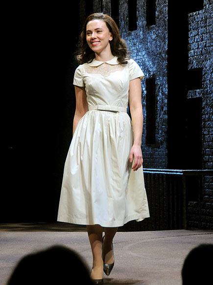 CURTAIN CALL photo | Scarlett Johansson