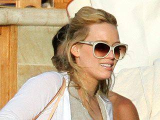 Star Tracks: Monday, February 22, 2010 | Hilary Duff