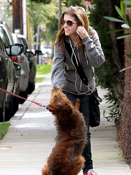MOMENT TO PAWS photo | Anna Kendrick