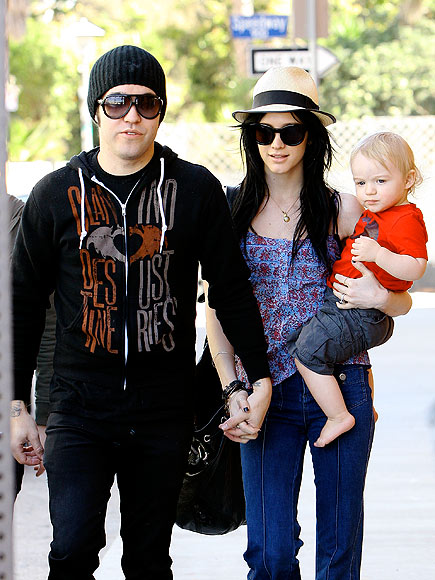 BEACH BOUND photo | Ashlee Simpson, Pete Wentz