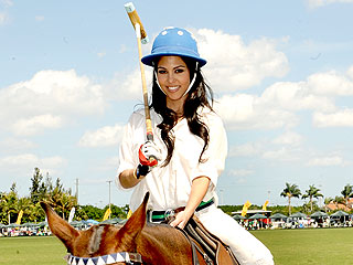 Star Tracks: Star Tracks: Monday, March 15, 2010 | Kourtney Kardashian