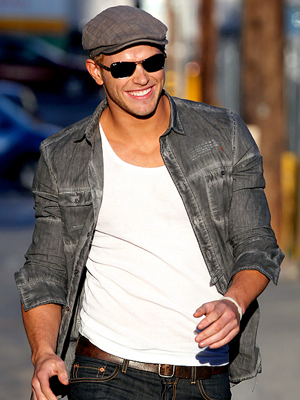 HOT STRUT photo | Kellan Lutz