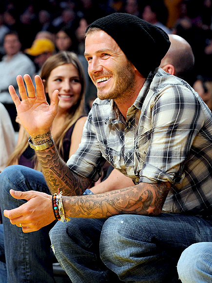 SIDELINE SMILE photo | David Beckham