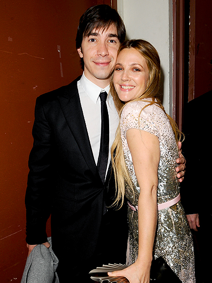 CHEEK TO CHEEK photo | Drew Barrymore, Justin Long