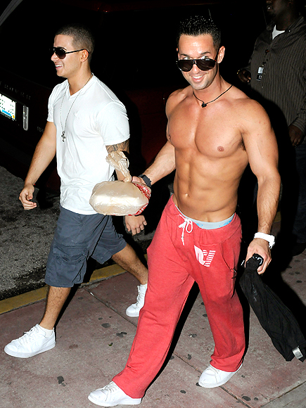 MEALS ON HEELS photo | Mike Sorrentino