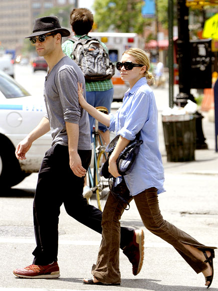TAG TEAM photo | Ashley Olsen, Justin Bartha