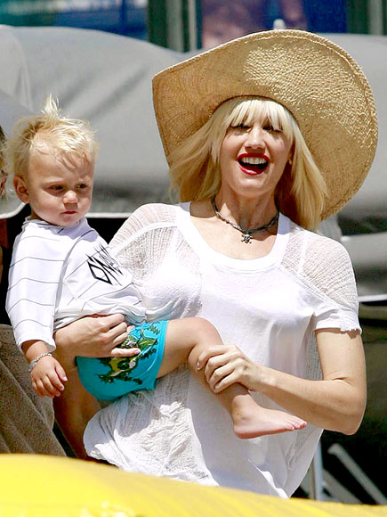 BEACH BUNCH photo | Gwen Stefani