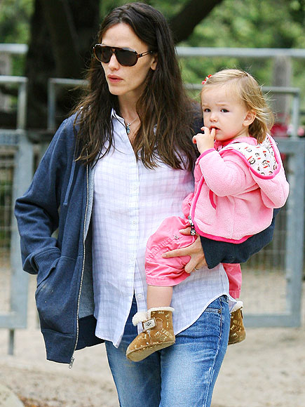 HORSING AROUND  photo | Jennifer Garner