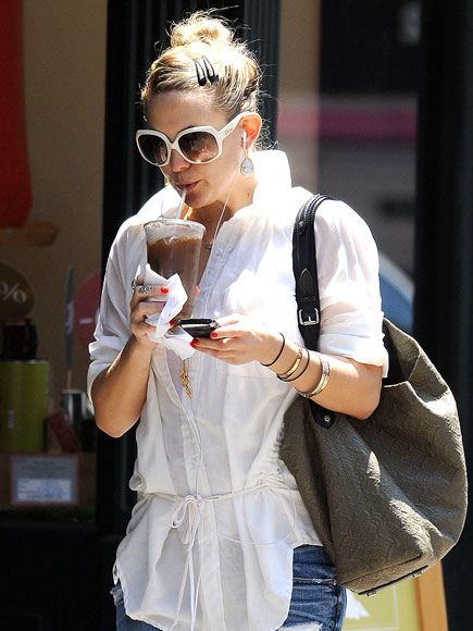 SIP & STROLL photo | Kate Hudson