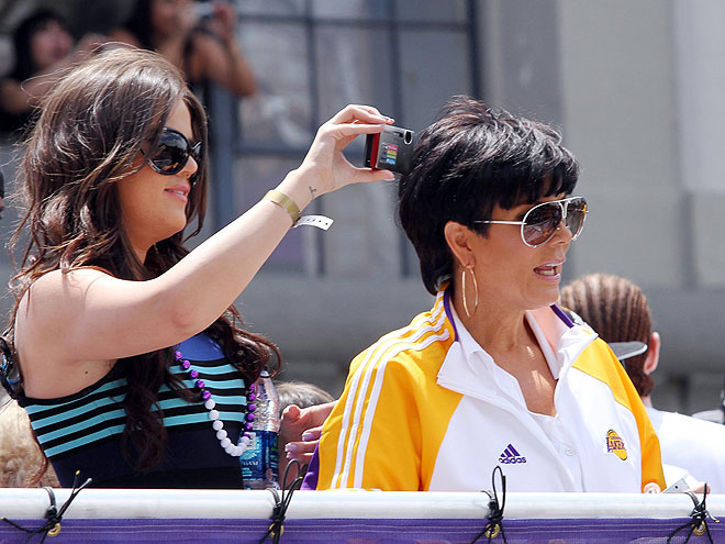 SNAP HAPPY photo | Khloe Kardashian