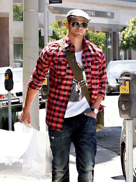 PLAID HATTER photo | Kellan Lutz
