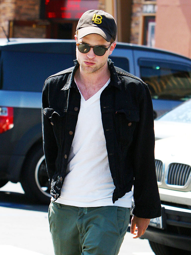 SHOW TIME photo | Robert Pattinson