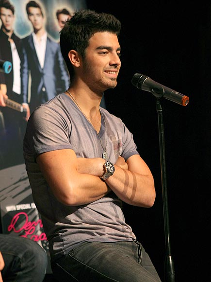 IN THE 'HOUSE' photo | Joe Jonas