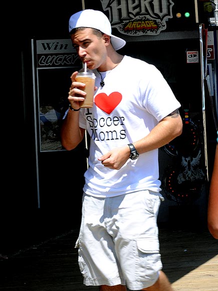 ... 2010 - MAMA'S BOY - Star Tr...