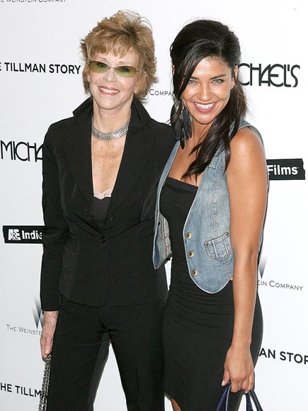 GOLDEN 'GIRLS' photo | Jane Fonda, Jessica Szohr