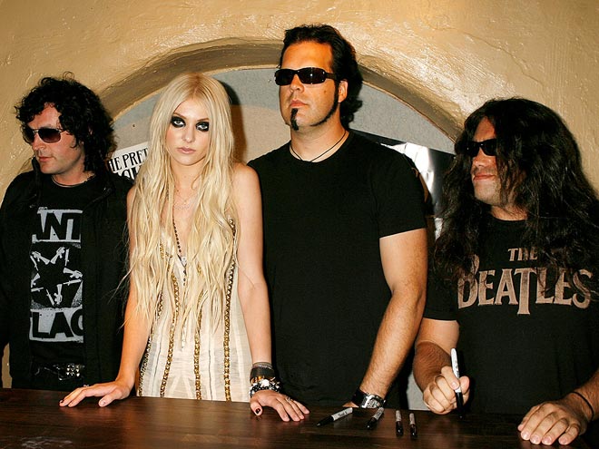 (EYE)LINER NOTES photo | Taylor Momsen