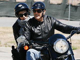 Star Tracks: Star Tracks: Tuesday, September 7, 2010 | Elisabetta Canalis, George Clooney