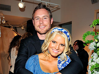 Star Tracks: Star Tracks: Wednesday, September 8, 2010 | Eric Johnson, Jessica Simpson