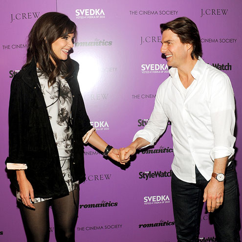 HAND IN HAND photo | Katie Holmes, Tom Cruise