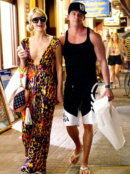 ISLAND HOPPERS photo | Paris Hilton