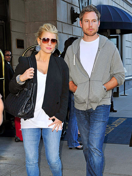 SIDEWALK STRUT photo | Eric Johnson, Jessica Simpson