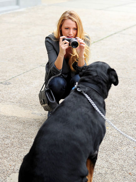 POOCH'S POSE photo | Blake Lively