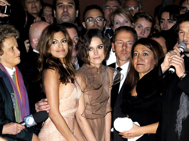 A SWARM WELCOME photo | Eva Mendes, Keira Knightley