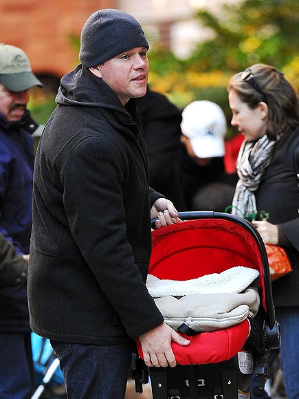 IN DAD'S HANDS   photo | Matt Damon