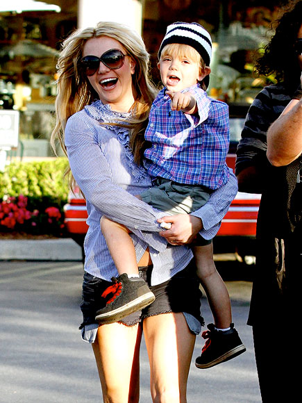 PICK ME UP
 photo | Britney Spears